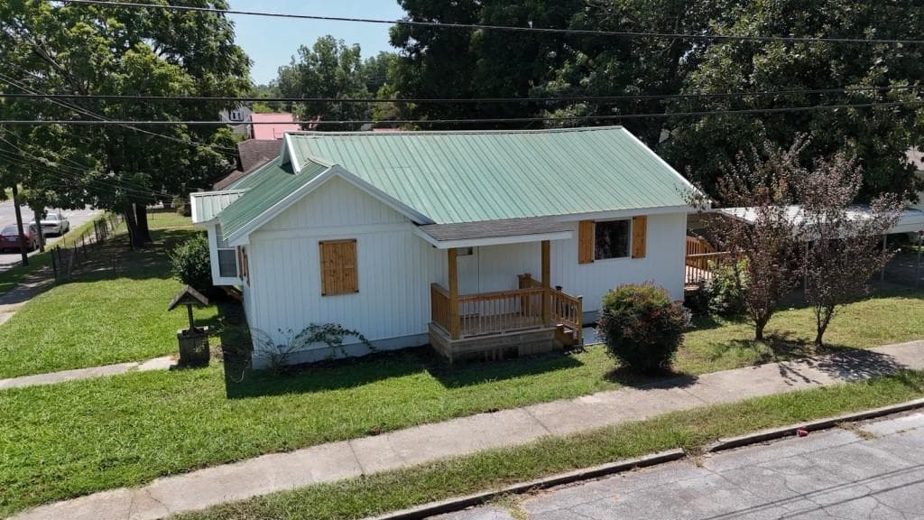 2 bedroom, 2 bathroom single family residence sold at 611 Jones Avenue, Rockmart, GA 30153