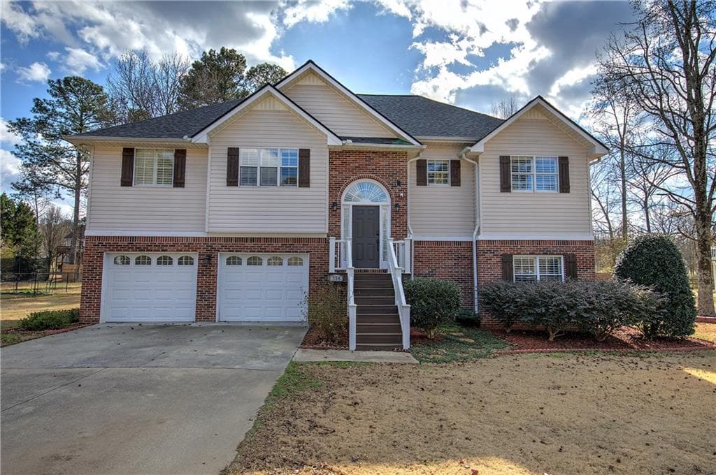 5 bedroom, 3 bathroom single family residence sold at 254 Wildwood Circle, Calhoun, GA 30701