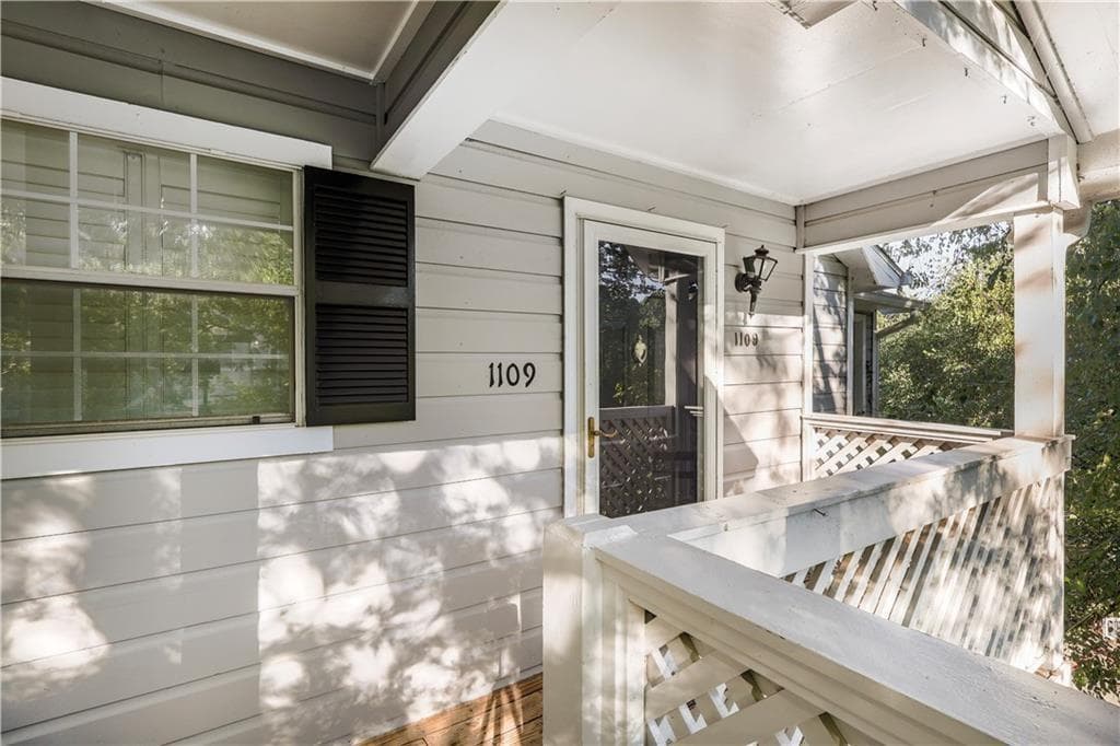 2 bedroom, 1 bathroom condominium sold at 1109 Natchez Trace, Atlanta, GA 30350