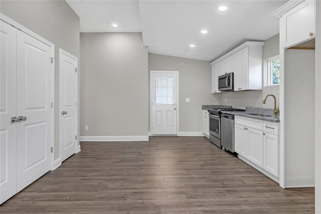 3 bedroom, 2 bathroom, 1,400 sq ft single family residence under contract at 1794 SPRING Street, Conyers, GA 30012 — photo 6