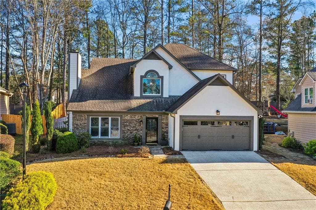 3 bedroom, 3 bathroom, 2,165 sq ft single family residence sold at 125 River Terrace Court, Roswell, GA 30076