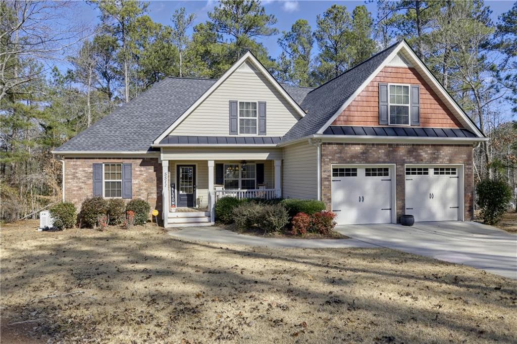 4 bedroom, 3 bathroom single family residence sold at 5511 E Stoneway Court, Villa Rica, GA 30180