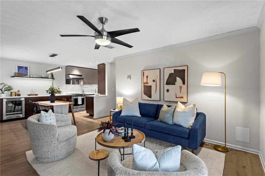 2 bedroom, 2 bathroom, 1,075 sq ft condominium sold at 1150 Collier Road J14, Atlanta, GA 30318