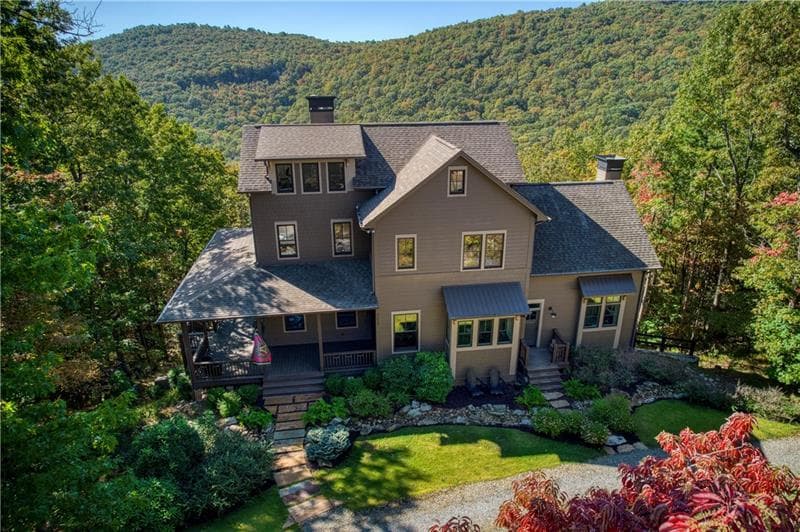 6 bedroom, 7 bathroom single family residence sold at 700 Upper Sassafras Parkway, Jasper, GA 30143