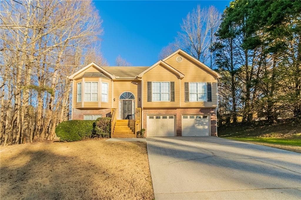 4 bedroom, 3 bathroom, 2,239 sq ft single family residence sold at 2895 Ivy Mill Drive, Buford, GA 30519