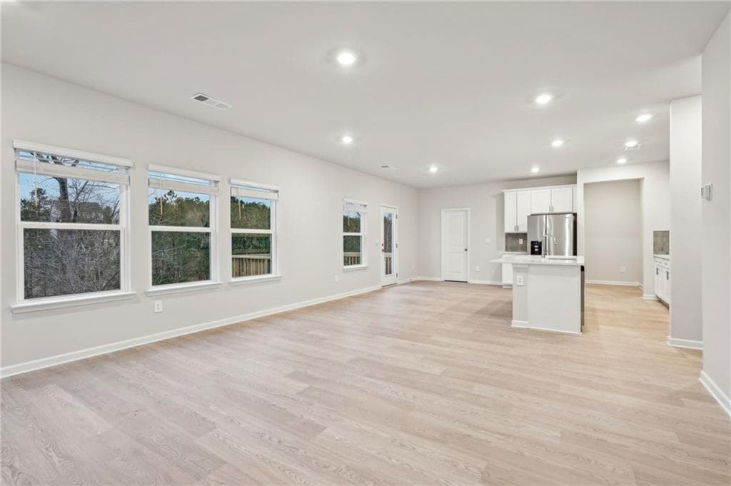 4 bedroom, 3 bathroom, 2,345 sq ft single family residence under contract at 220 Proust Circle, Dallas, GA 30132 — photo 9