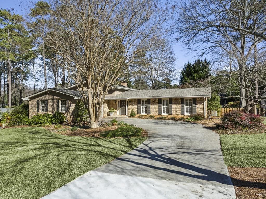 4 bedroom, 3 bathroom, 3,114 sq ft single family residence sold at 3089 Castaway Lane, Atlanta, GA 30341