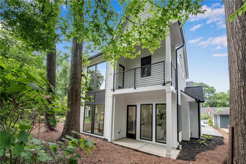 3 bedroom, 4 bathroom, 1,807 sq ft townhouse sold at 1141 Wade Street B, Atlanta, GA 30307