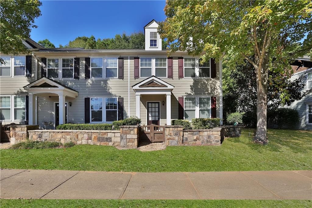 3 bedroom, 3 bathroom, 1,596 sq ft townhouse sold at 211 River Green Avenue, Canton, GA 30114