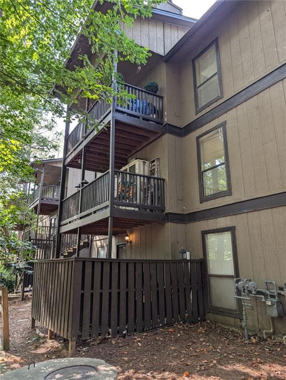 1 bedroom, 1 bathroom, 858 sq ft condominium sold at 710 RIVER RUN Drive, Atlanta, GA 30350