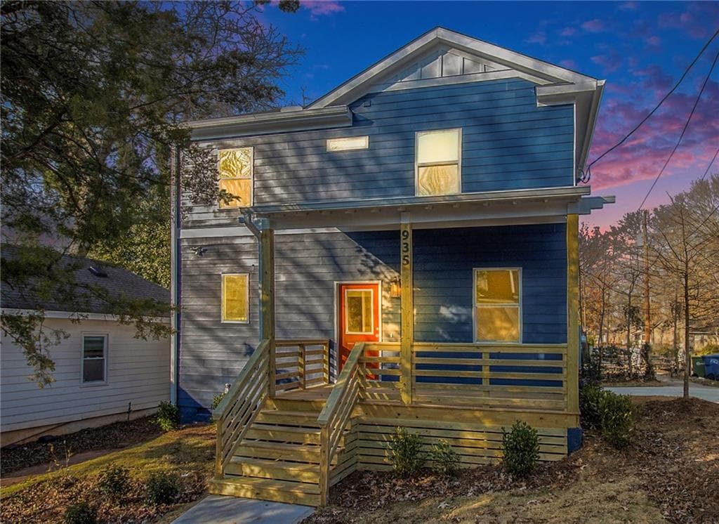 2 bedroom, 3 bathroom single family residence sold at 935 SMITH Street, Atlanta, GA 30310