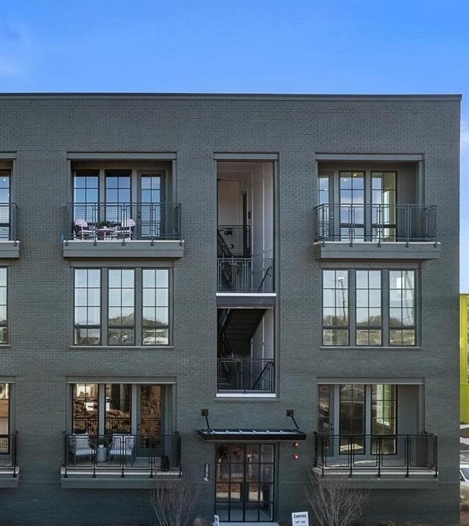 2 bedroom, 3 bathroom condominium sold at 123 Beardon Circle 158, Atlanta, GA 30316