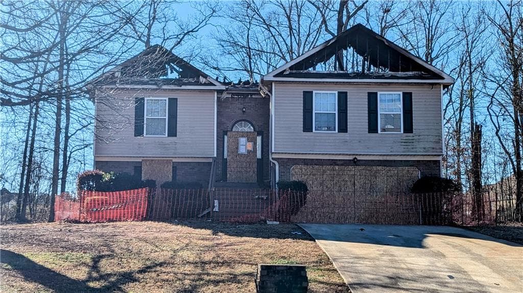 4 bedroom, 3 bathroom, 2,695 sq ft single family residence sold at 101 Solomon Drive, Ellenwood, GA 30294