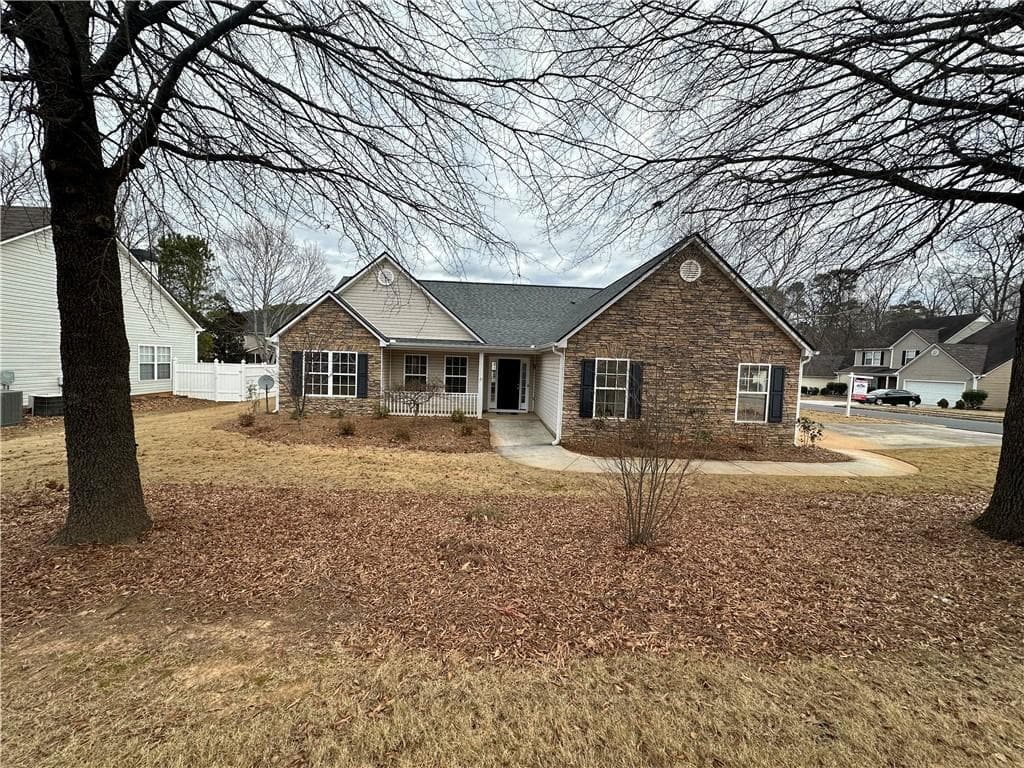 3 bedroom, 2 bathroom single family residence sold at 3454 Pleasant View Circle, Loganville, GA 30052
