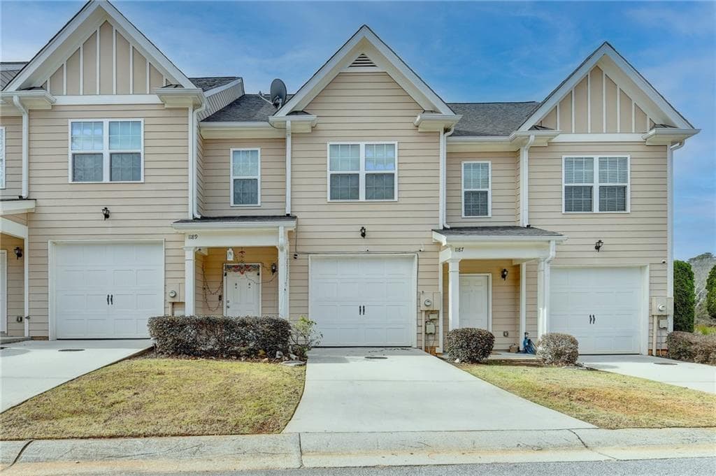 3 bedroom, 3 bathroom townhouse sold at 1189 Indian Creek Place, Stone Mountain, GA 30083