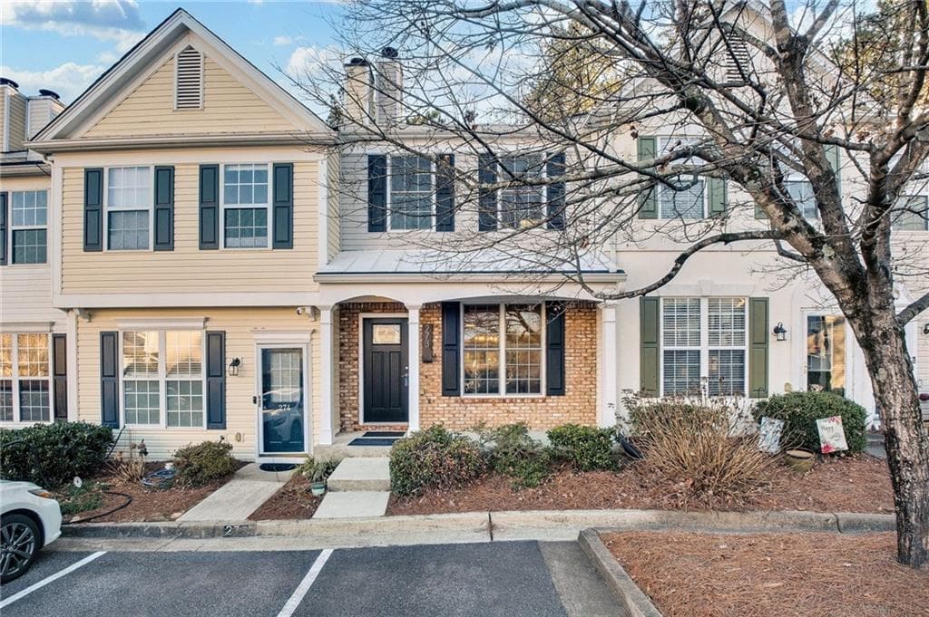 2 bedroom, 3 bathroom, 1,184 sq ft townhouse sold at 273 Devonshire Drive, Alpharetta, GA 30022