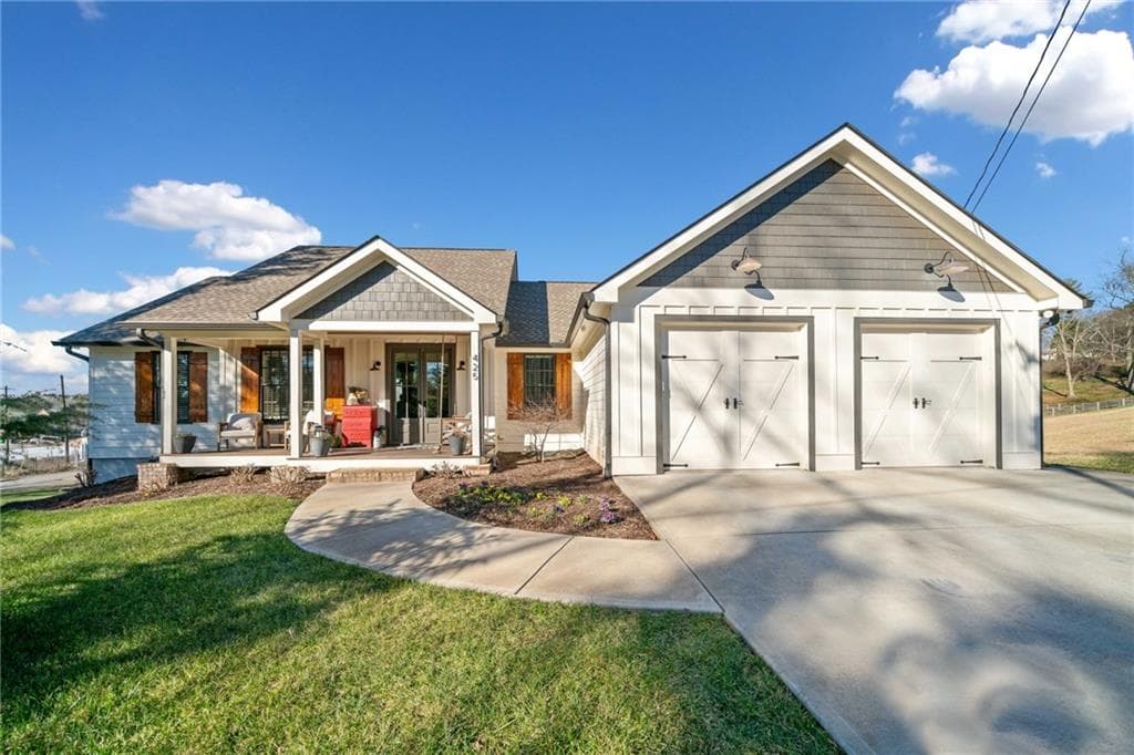 4 bedroom, 3 bathroom single family residence sold at 425 Blue Ridge Avenue, Ball Ground, GA 30151