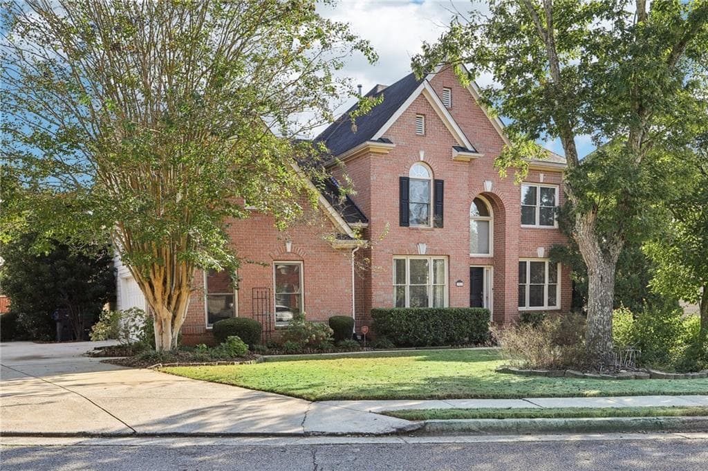 6 bedroom, 5 bathroom, 4,712 sq ft single family residence sold at 3919 Woodruff Park Way, Buford, GA 30519