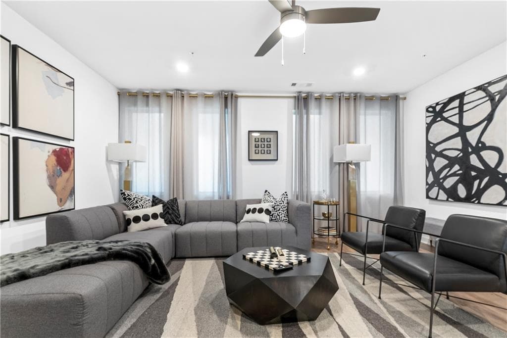 2 bedroom, 2 bathroom, 1,480 sq ft condominium sold at 388 Pratt Drive 2122, Atlanta, GA 30315