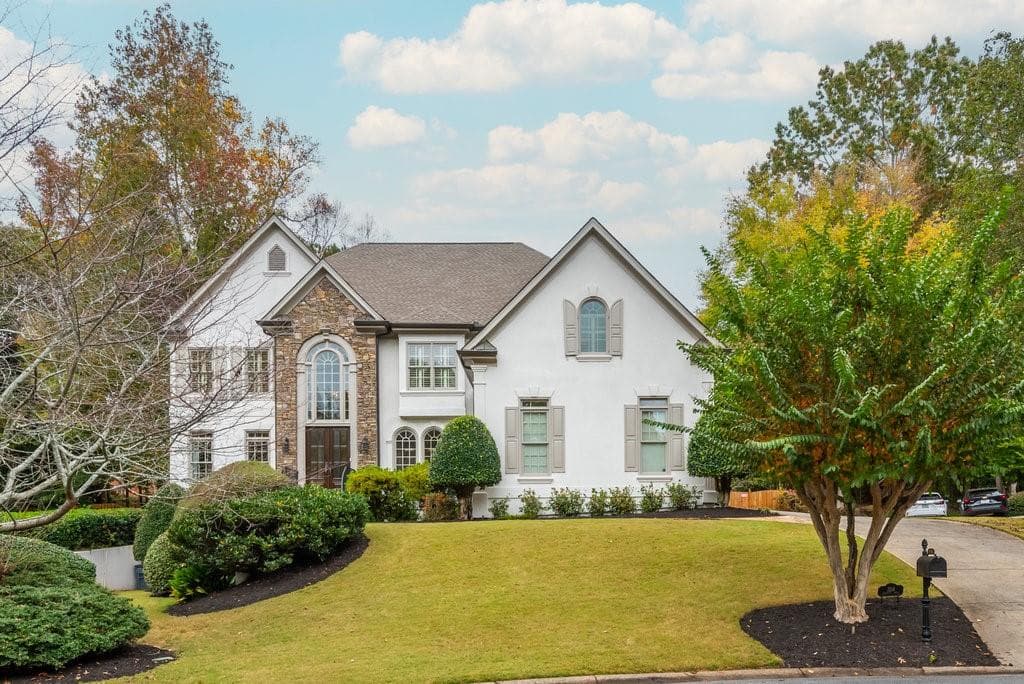 6 bedroom, 6 bathroom, 6,326 sq ft single family residence sold at 3214 Burnette Drive, Roswell, GA 30075