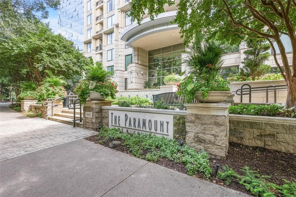 1 bedroom, 1 bathroom, 972 sq ft condominium sold at 3445 Stratford Road 1909, Atlanta, GA 30326