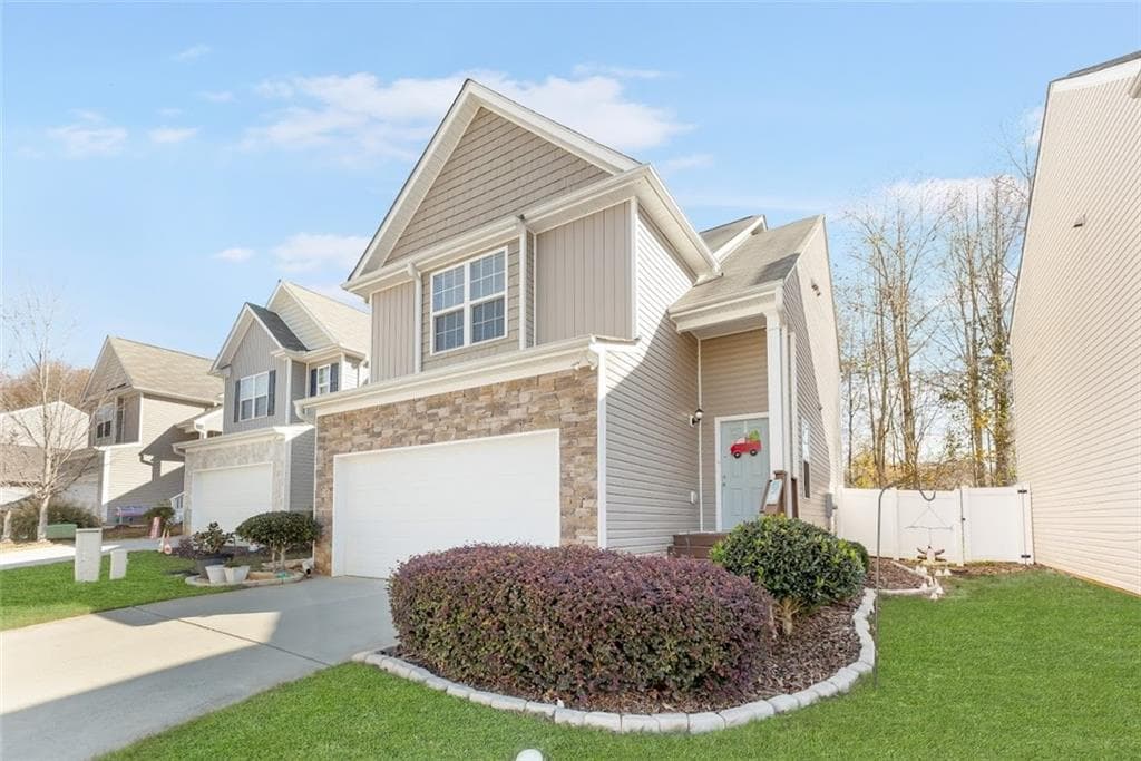 3 bedroom, 3 bathroom single family residence sold at 573 Arrowhead Drive, Dallas, GA 30132