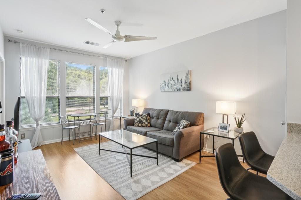 1 bedroom, 1 bathroom condominium sold at 821 Ralph McGill Boulevard 3425, Atlanta, GA 30306