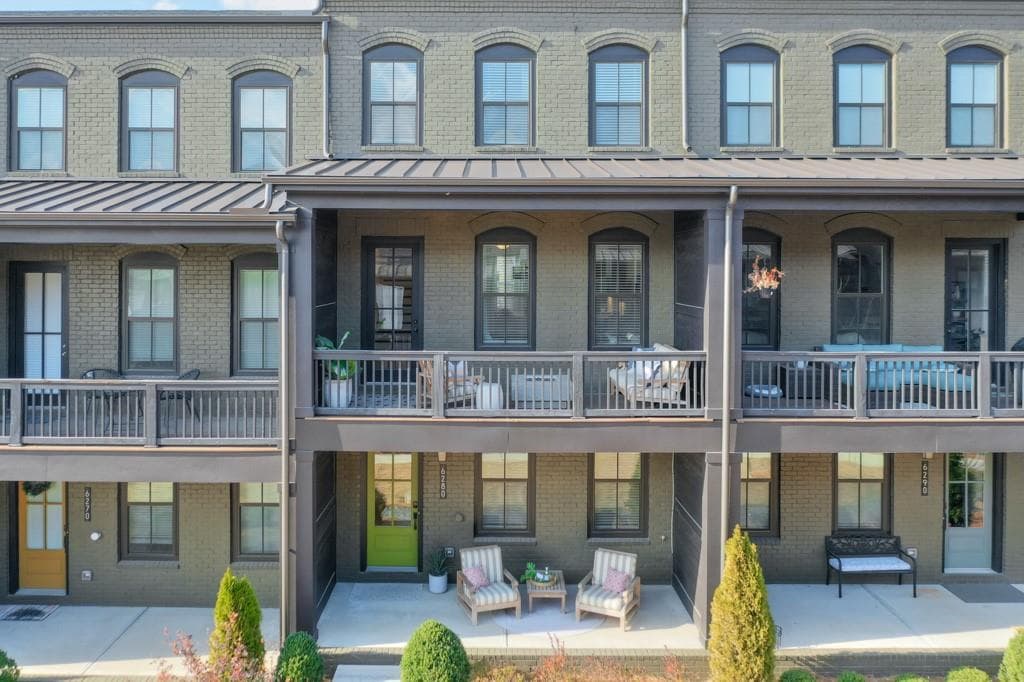 3 bedroom, 4 bathroom, 1,964 sq ft townhouse sold at 6280 Cortland Walk, Alpharetta, GA 30005
