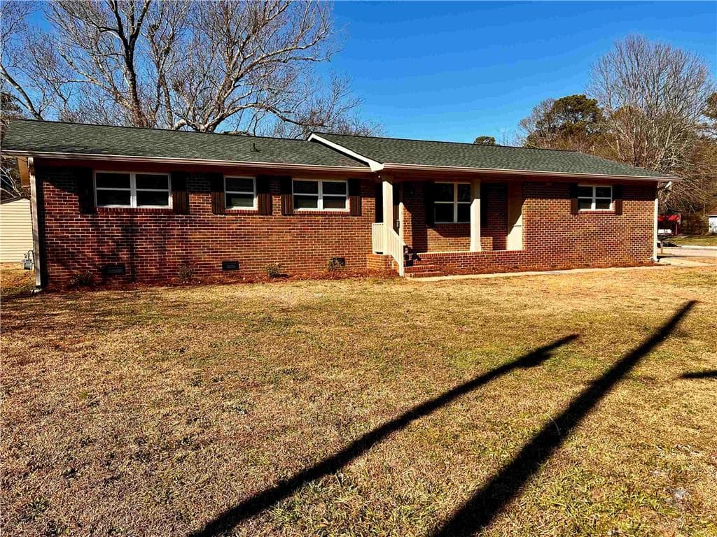 3 bedroom, 2 bathroom single family residence sold at 2928 Bright Star Road, Douglasville, GA 30134