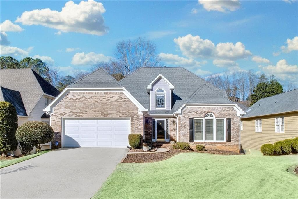 185 Glen Holly Drive, Roswell, GA 30076 — most recent listing photo