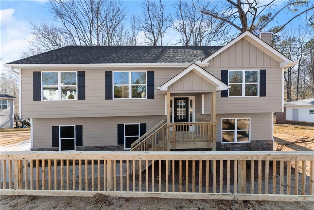3 bedroom, 3 bathroom single family residence sold at 171 Hillcrest Drive, Commerce, GA 30529