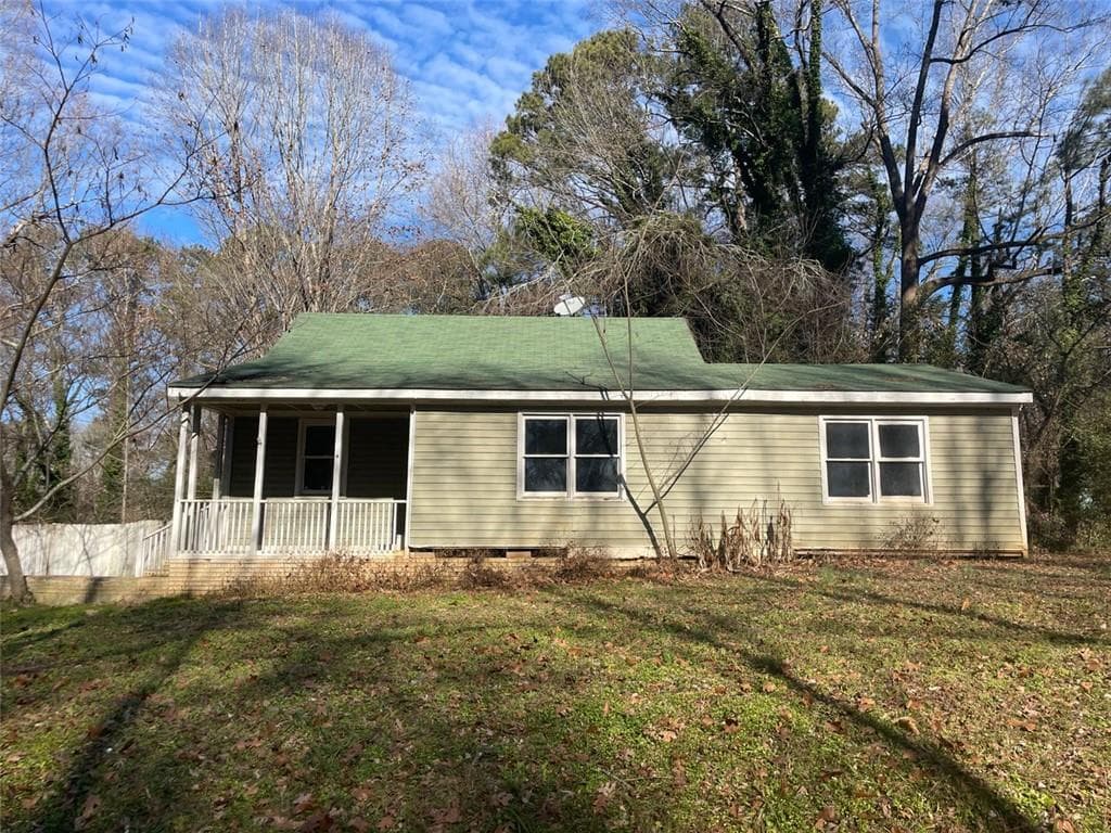 4 bedroom, 1 bathroom single family residence sold at 214 Pinewood Lane, Stockbridge, GA 30281