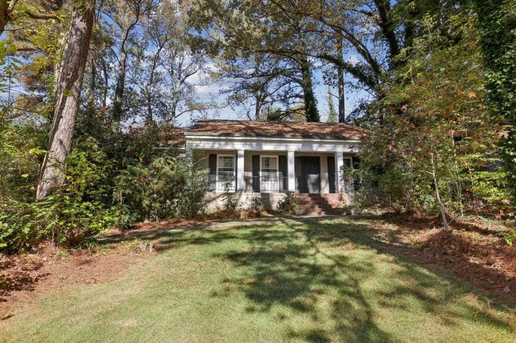 610 Glenforest Road, Sandy Springs, GA 30328 — most recent listing photo