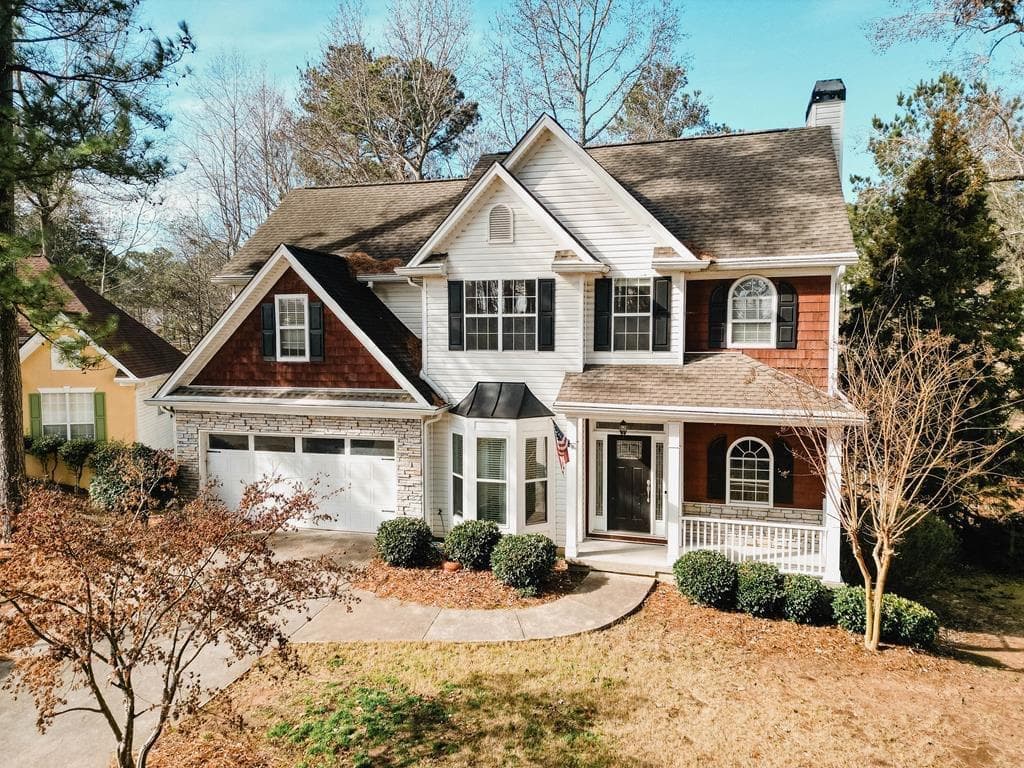 3 bedroom, 3 bathroom, 2,099 sq ft single family residence sold at 9921 Between The Greens, Villa Rica, GA 30180