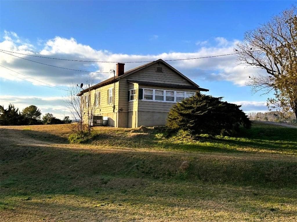 3 bedroom, 1 bathroom single family residence sold at 109 Mcconnell Road, Calhoun, GA 30701