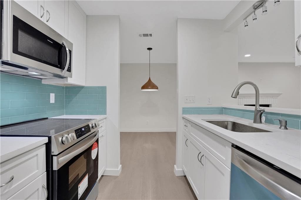2 bedroom, 2 bathroom condominium sold at 1412 Tuxworth Circle, Decatur, GA 30033