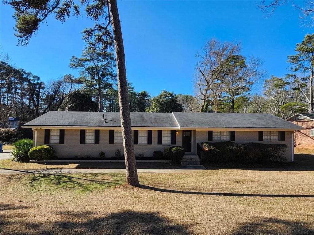 3 bedroom, 2 bathroom, 1,400 sq ft single family residence sold at 4427 SUN VALLEY Boulevard, Atlanta, GA 30344