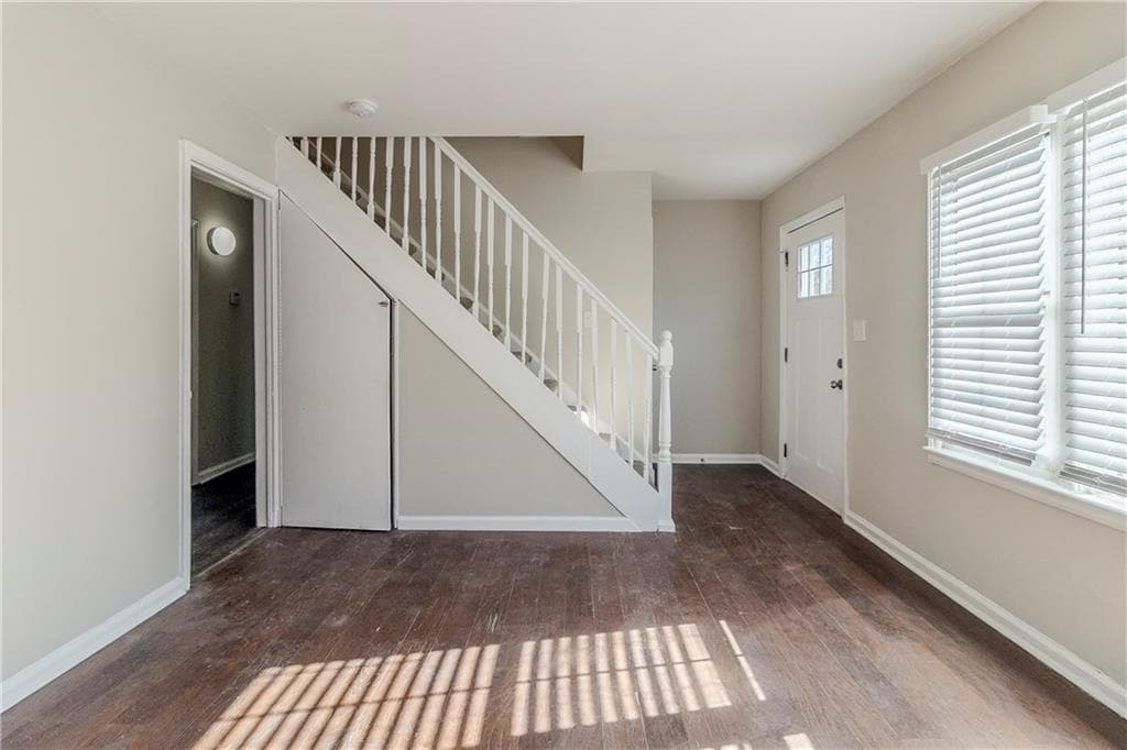 4 bedroom, 1 bathroom, 957 sq ft single family residence for sale at 2446 Lynn Iris Drive, Decatur, GA 30032 — photo 7