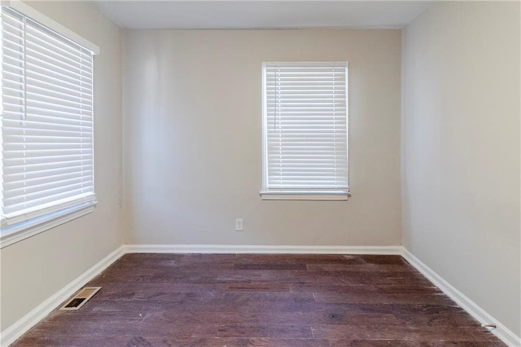 4 bedroom, 1 bathroom, 957 sq ft single family residence for sale at 2446 Lynn Iris Drive, Decatur, GA 30032 — photo 9