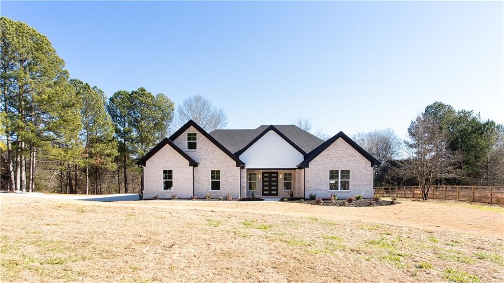 4 bedroom, 4 bathroom single family residence sold at 4072 Donna Lane, Loganville, GA 30052