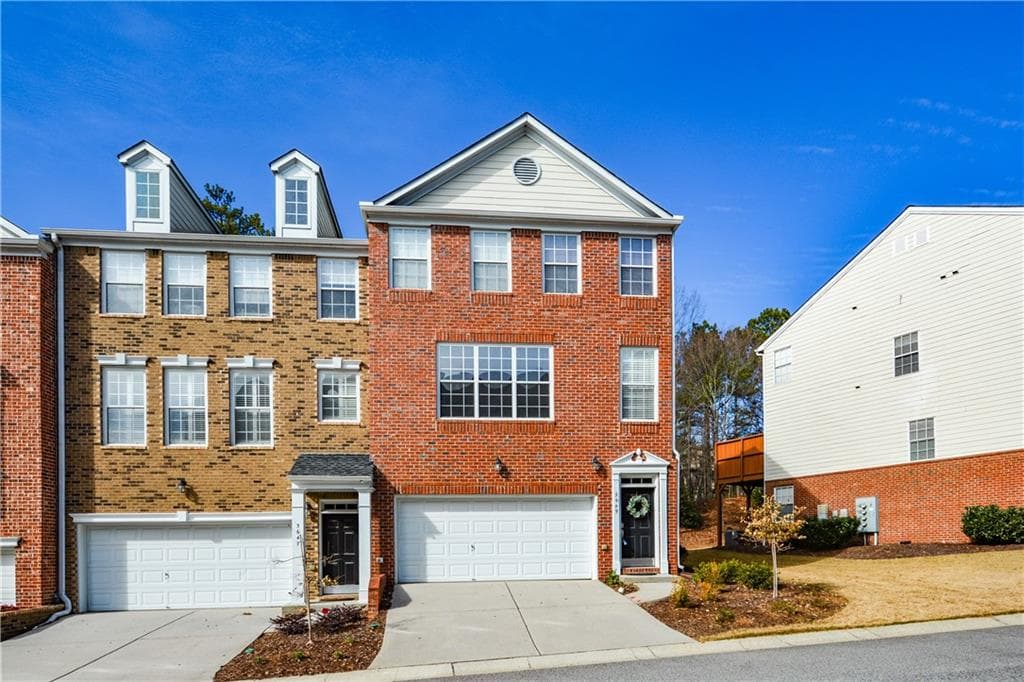 3 bedroom, 3 bathroom, 2,463 sq ft townhouse sold at 3649 Chattahoochee Summit Drive 15, Atlanta, GA 30339