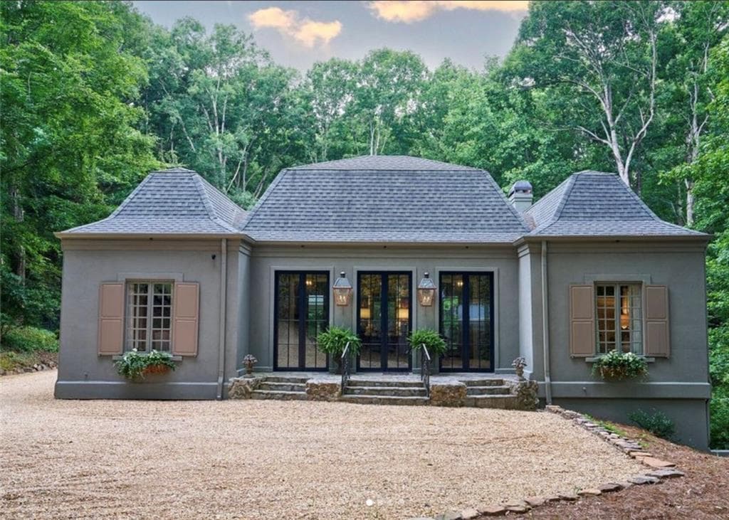 3 bedroom, 4 bathroom single family residence sold at 3079 Chattahoochee Trace, Gainesville, GA 30506