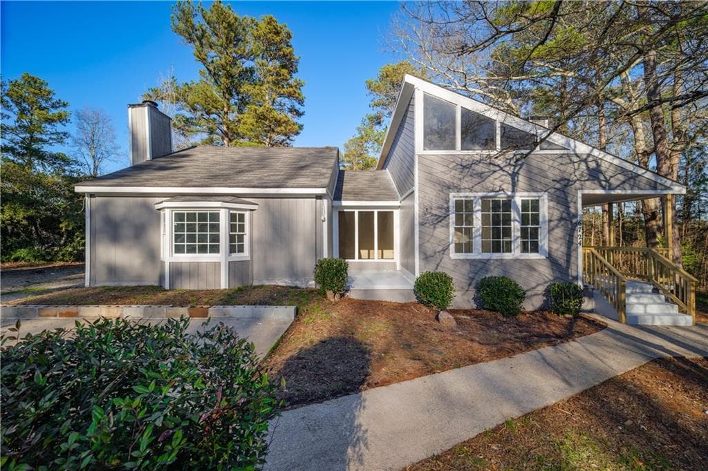 4 bedroom, 2 bathroom, 2,100 sq ft single family residence sold at 6724 Oakland Drive, Douglasville, GA 30135