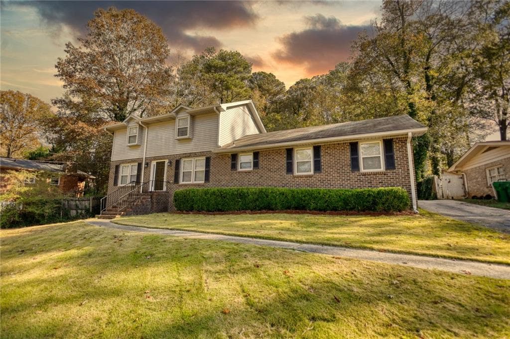 4 bedroom, 3 bathroom, 1,832 sq ft single family residence sold at 3160 E Chapel Circle, Decatur, GA 30034