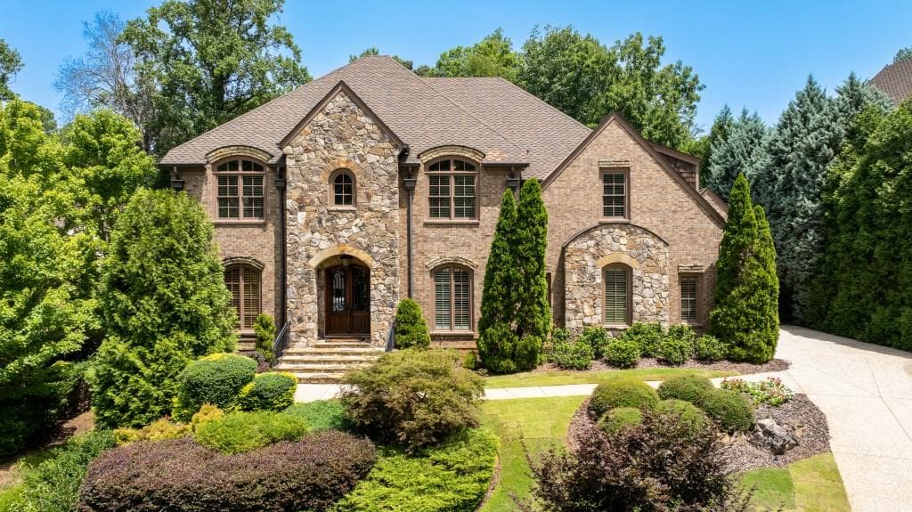 6 bedroom, 7 bathroom single family residence sold at 830 Camden Park Court, Atlanta, GA 30342