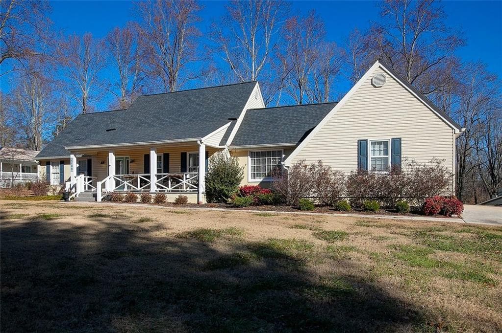 4 bedroom, 3 bathroom, 2,428 sq ft single family residence sold at 3709 Corinth Drive, Gainesville, GA 30506