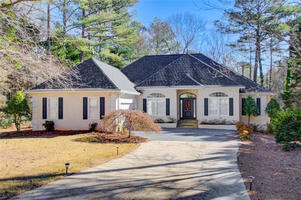 3 bedroom, 2 bathroom single family residence sold at 1260 Lakehaven Parkway, Mcdonough, GA 30253