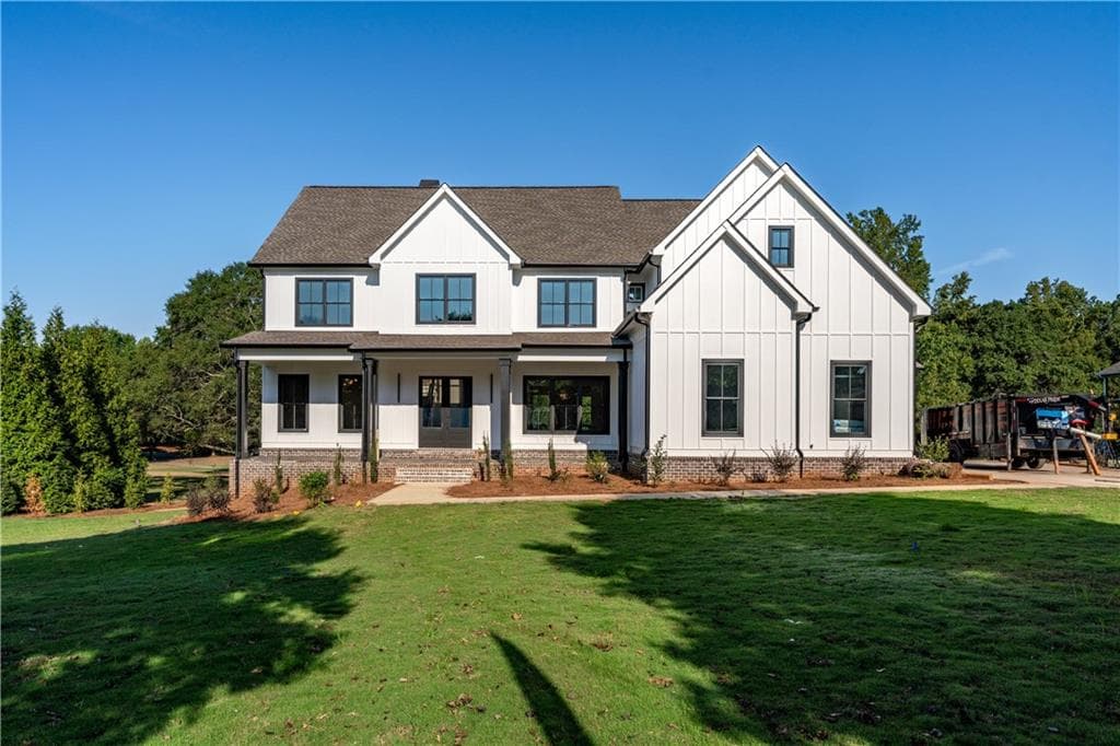 7 bedroom, 6 bathroom single family residence sold at 445 Fox Valley Drive, Monroe, GA 30656