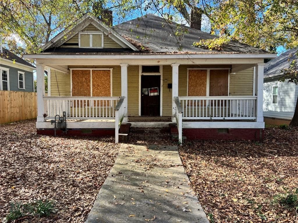 3 bedroom, 1 bathroom single family residence sold at 309 Holderness Street, Atlanta, GA 30310