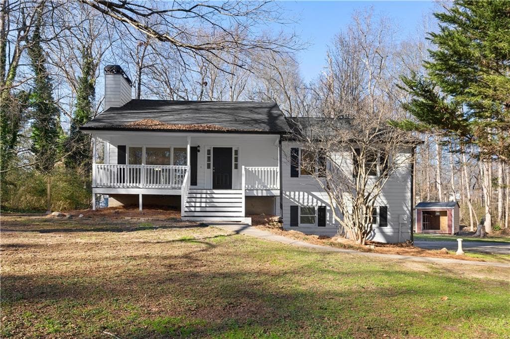 5 bedroom, 2 bathroom, 1,808 sq ft single family residence sold at 3928 Doe Run Drive, Powder Springs, GA 30127